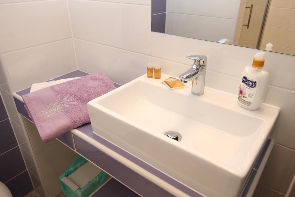 Apartment Villa Franci Pag Town Bagian luar foto