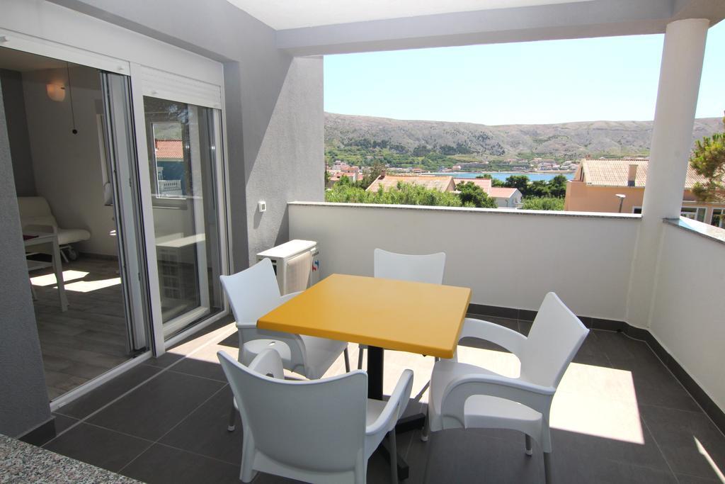 Apartment Villa Franci Pag Town Bagian luar foto