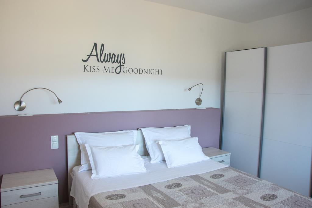 Apartment Villa Franci Pag Town Bagian luar foto