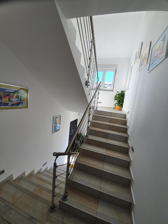 Apartment Villa Franci Pag Town Bagian luar foto