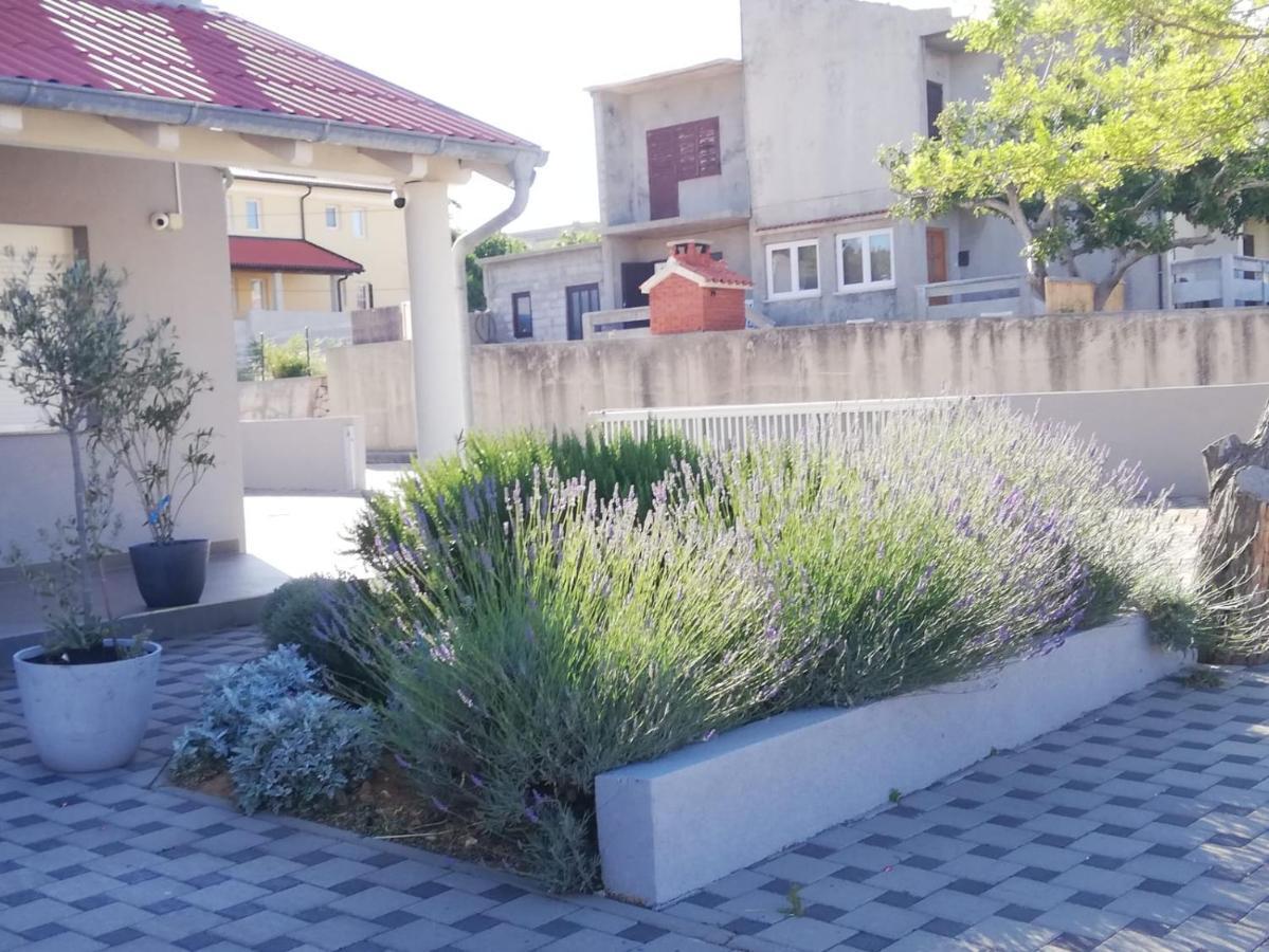 Apartment Villa Franci Pag Town Bagian luar foto